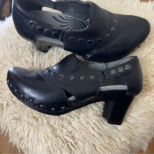 DANSKO NWOT Black Studded Adjustable Shooties. Size 36